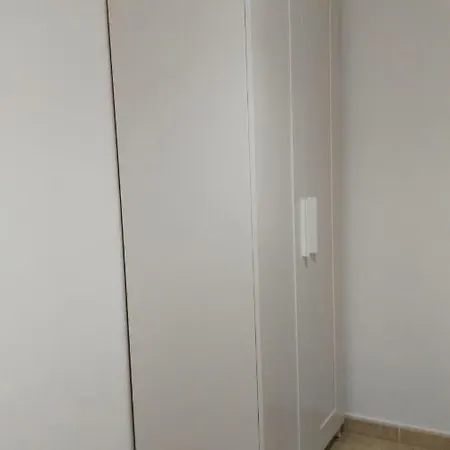 Piso Geneto Con Garaje شقة *