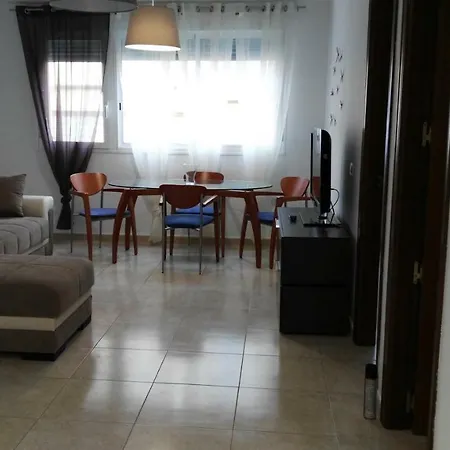 Piso Geneto Con Garaje شقة *